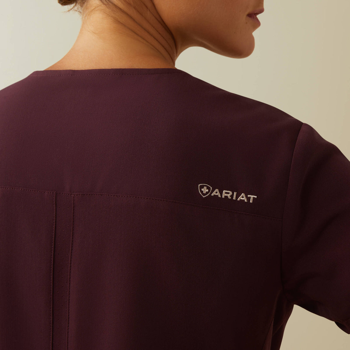 Clara 6 Pocket Scrub Top Women | Ariat outlet