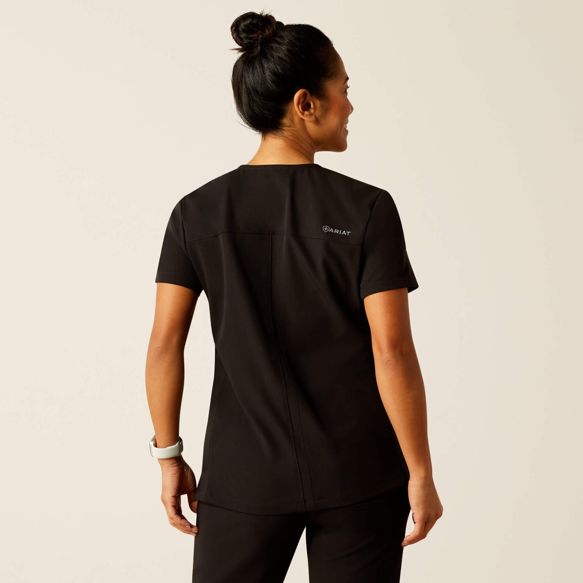 Clara 6 Pocket Scrub Top Women | Ariat online shop
