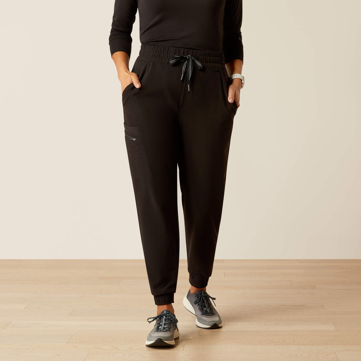 Blackwell Cargo Stretch Jogger Scrub Pant Women | Ariat online